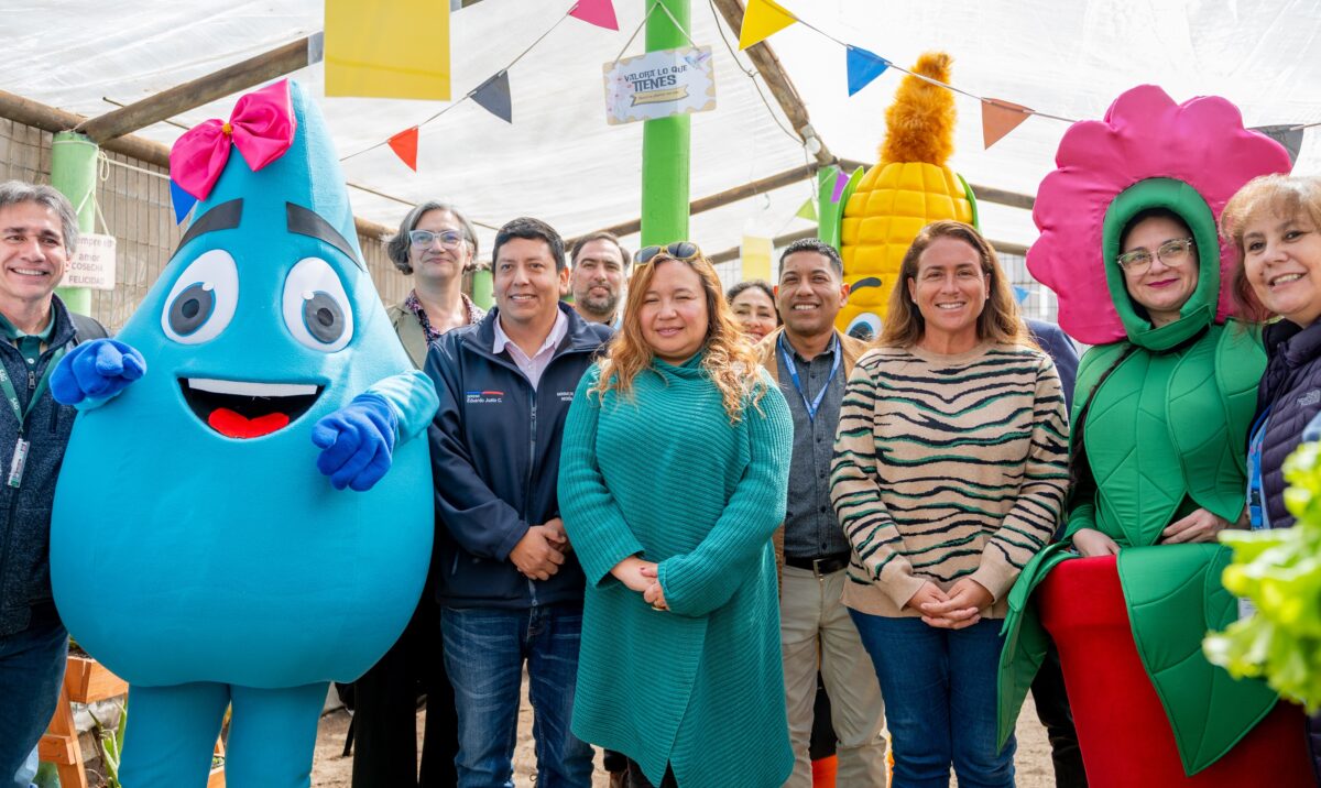 Programa agroeducativo beneficiará a 21 establecimientos estudiantiles de Tarapacá con talleres de hidroponía y compostaje Programa agroeducativo beneficiará a 21 establecimientos estudiantiles de Tarapacá con talleres de hidroponía y compostaje