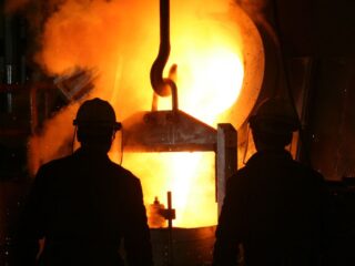 Newmont recibe pago final de $100 millones por venta de mina en Ghana