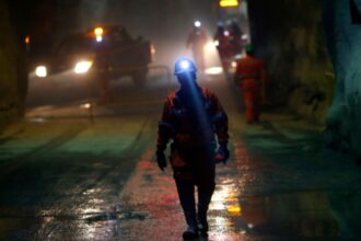 Rescate en El Teniente: avanzan 16 metros de un total de 20 para acceder a zona donde estarían mineros