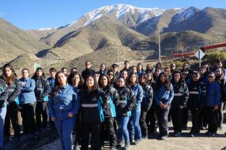 Minera Los Pelambres recibe a 40 aprendices locales en programa innovador