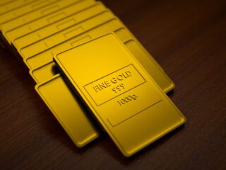 El oro sube ante el posible recorte de tasas de la Fed