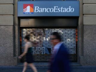 Eliminación del feriado bancario causa polémica en Chile: Consecuencias y reacciones