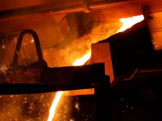 Aurubis supera proyecciones de ganancias con escasez de cobre