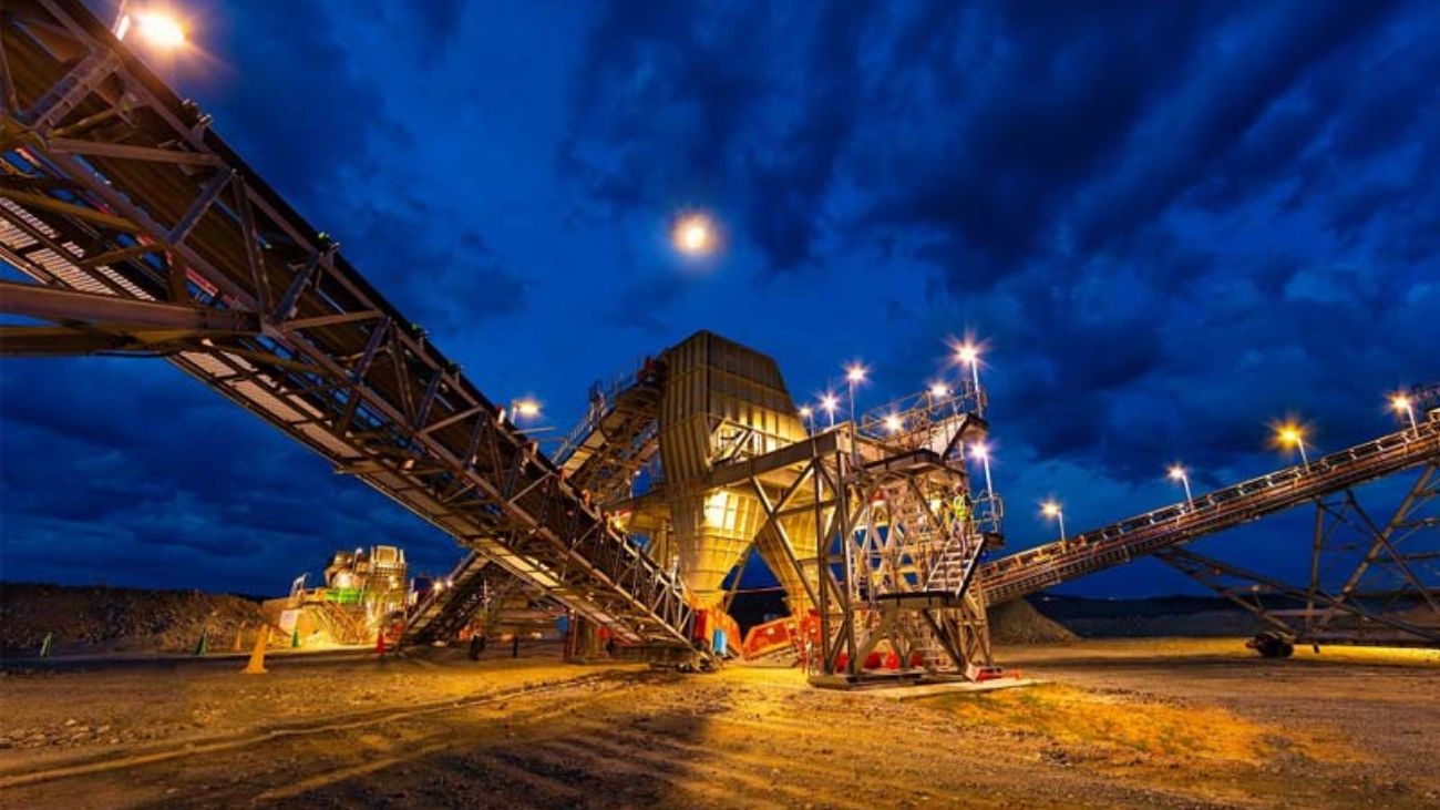 Deuda de ingresos afecta a mineros de platino en Zimbabwe