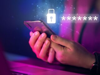 ¿Cómo detectar spyware en tu celular? Expertos advierten sobre stalkerware