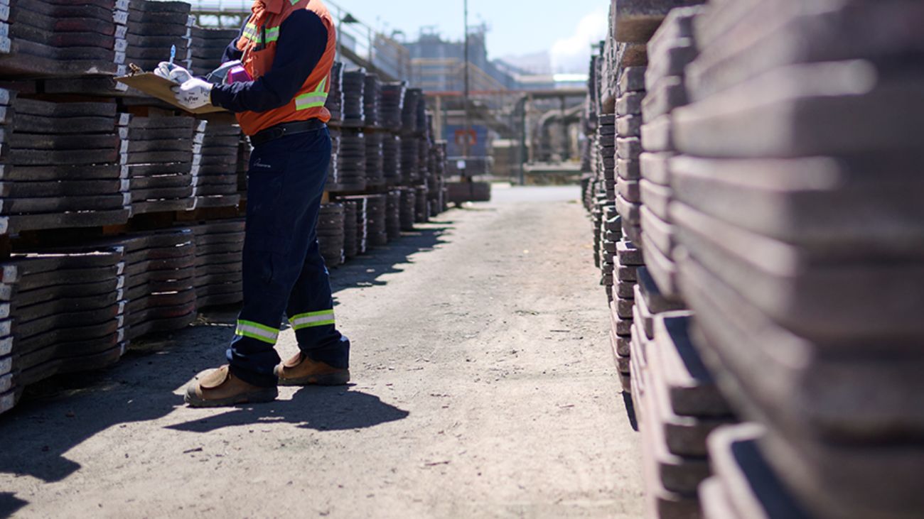 Traders de metales de Glencore logran ganancias récord en medio de crisis energética