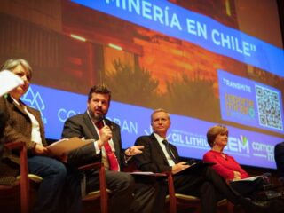 Candidatos presidenciales debaten futuro de la minería en Chile