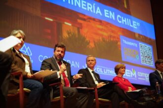 Candidatos presidenciales debaten futuro de la minería en Chile