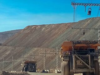 STN revoluciona minería chilena con línea trolley para camiones CAEX