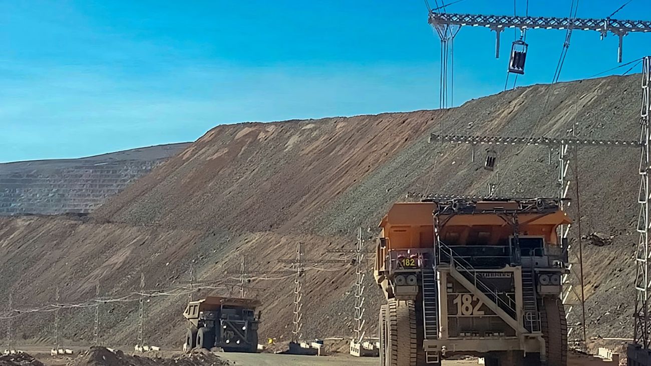 STN revoluciona minería chilena con línea trolley para camiones CAEX