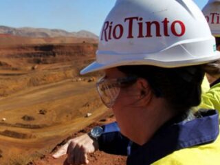 Rio Tinto y otras grandes mineras reducen dividendos para financiar crecimiento