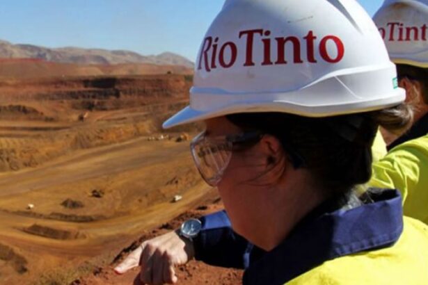 Rio Tinto y otras grandes mineras reducen dividendos para financiar crecimiento