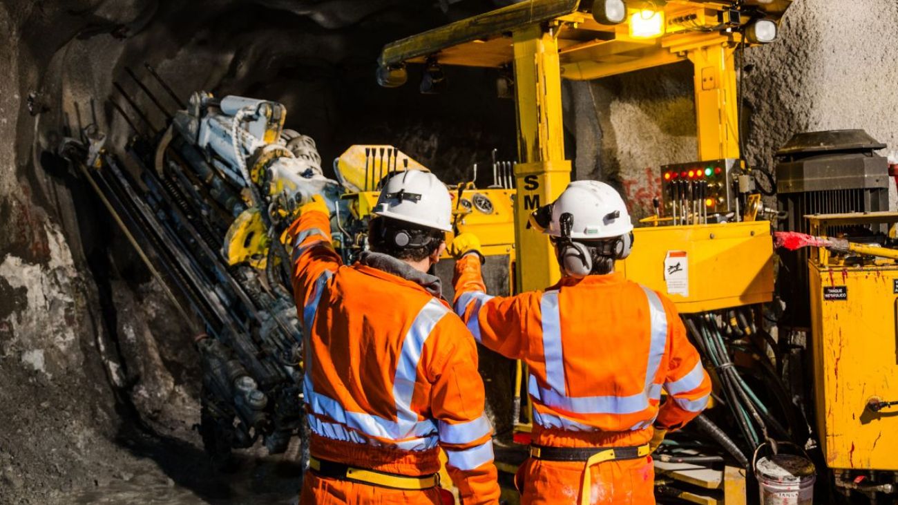Mineros chilenos: aporte vital a economía y seguridad prioritaria