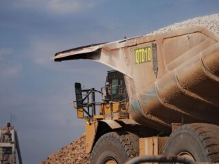 Greatland Resources: recorte de producción y costo inquieta a ASX