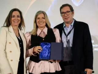María Teresa González de Statkraft en Chile recibe premio excepción en liderazgo de personas