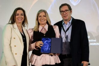 María Teresa González de Statkraft en Chile recibe premio excepción en liderazgo de personas