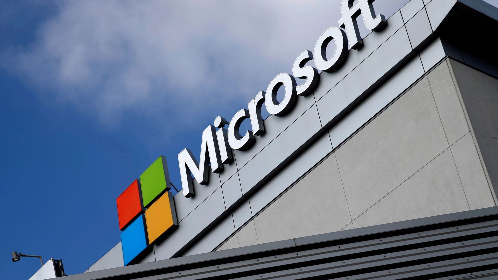 Microsoft reorganiza estructura de GitHub tras dimisión de CEO Dohmke