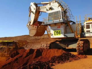 Apoyo estatal a fundiciones de Trafigura busca diversificar producción de metales