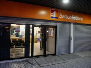 Protestas en Chile por Eliminación del Feriado Bancario por Ley FinTec