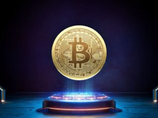 Bitcoin a US$ 120.418 y cerca de su récord histórico