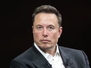 Elon Musk acusa a Apple de favoritismo con App de OpenAI