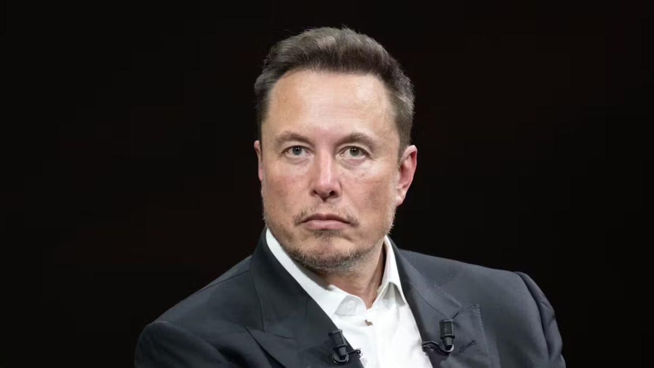 Elon Musk acusa a Apple de favoritismo con App de OpenAI