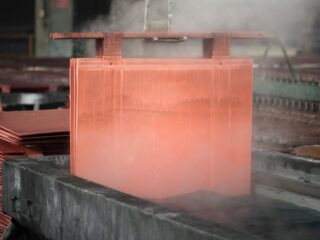 Cobre: Cochilco prevé precio estable y alta demanda por China