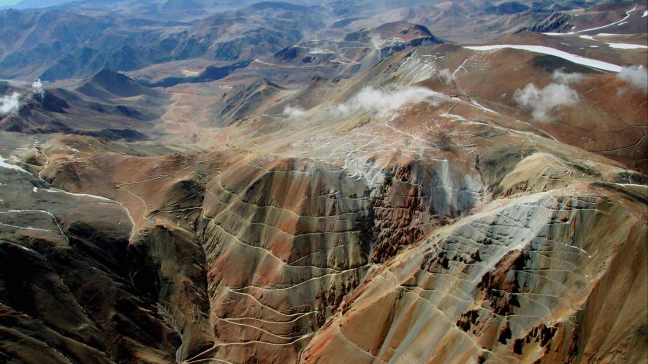 Barrick y Shandong Gold : Inversión millonaria en mina de oro Veladero para 2025 en Argentina