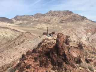 Allegiant Gold aumenta financiación en Nevada: fondos para explotación en Eastside