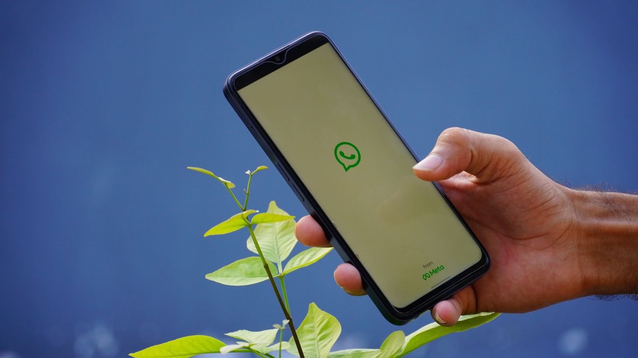 Nuevo control en WhatsApp: mensajes conservados con aprobación del emisor