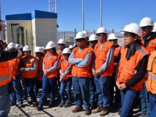 Estudiantes de América B-10 aprenden sobre sustentabilidad en Codelco Norte