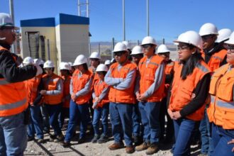 Estudiantes de América B-10 aprenden sobre sustentabilidad en Codelco Norte