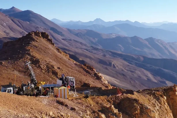 Barrick vende Proyecto Alturas en Chile a Boroo por $50 millones