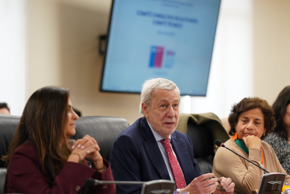 Comité Consultivo de Alto Nivel recibe informe final del trabajo participativo para la elaboración del anteproyecto de la Estrategia Nacional de Minerales Críticos Comité Consultivo de Alto Nivel recibe informe final del trabajo participativo para la elaboración del anteproyecto de la Estrategia Nacional de Minerales Críticos