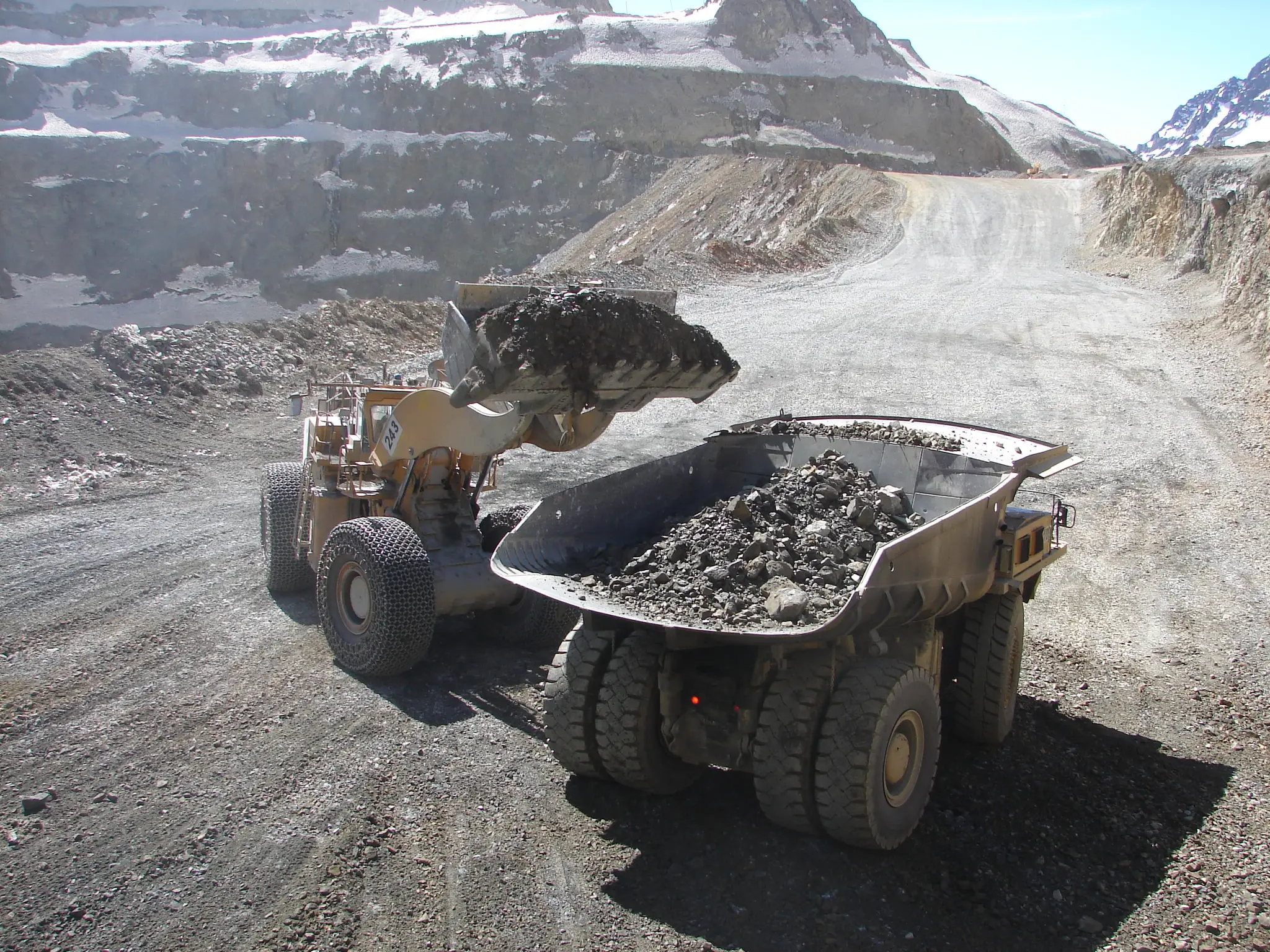Chile sumará 700 mil toneladas de cobre y 50 mil de hidróxido de litio hacia 2026
