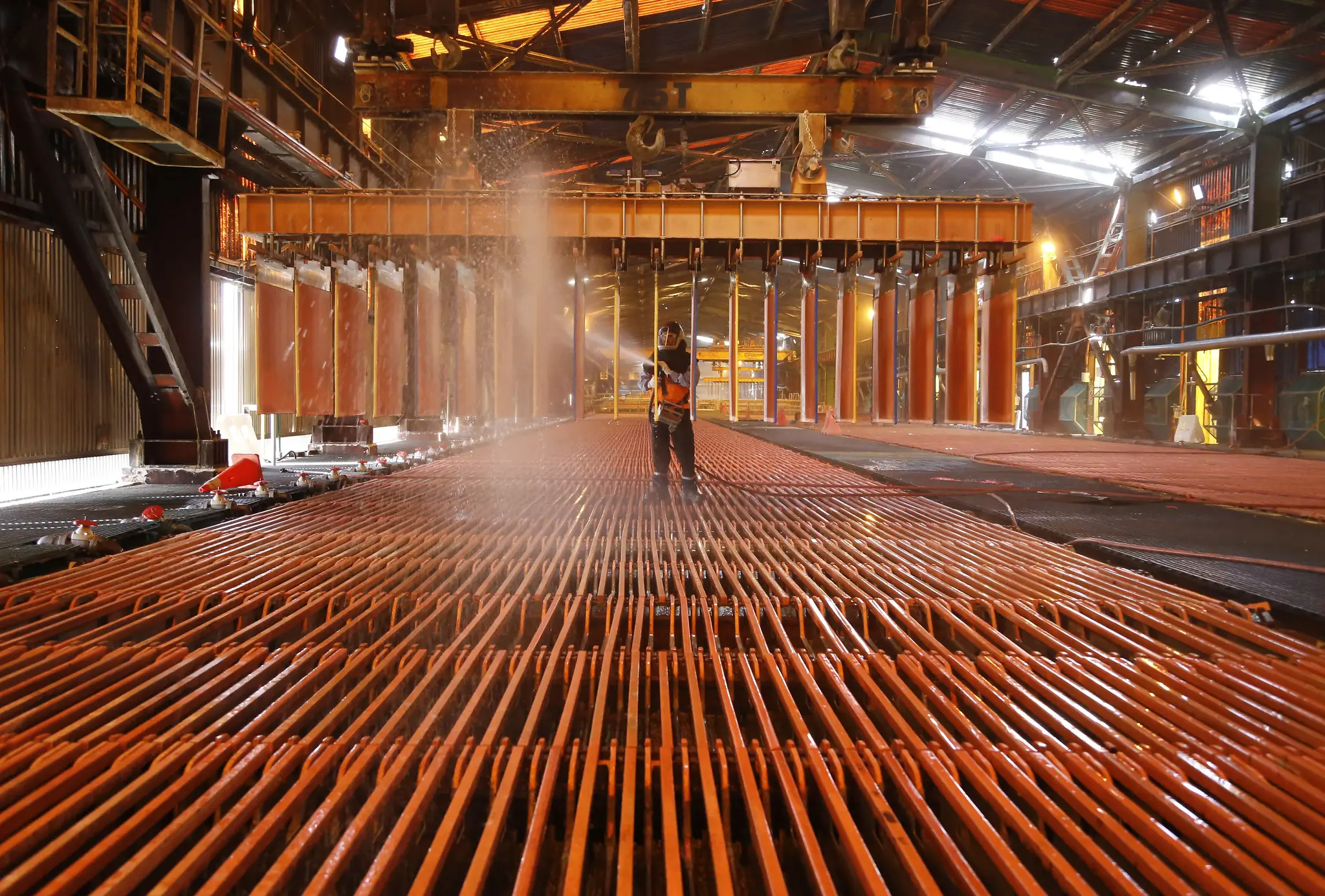 Antofagasta Minerals publica 69 nuevas vacantes: oportunidades en Antofagasta, Coquimbo y Metropolitana con sueldos que superan los $5 millones