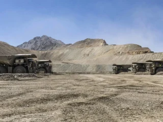 Antofagasta Minerals abre más de 40 ofertas laborales en septiembre: destacan cargos en Zaldívar, Centinela y Los Pelambres