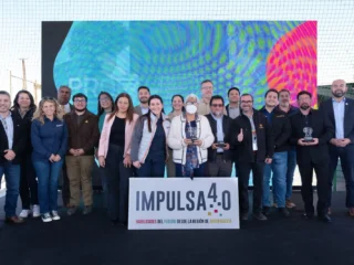 Minería unida por la educación: Cuatro compañías inauguran Aulas Tecnológicas de enseñanza STEM para jóvenes