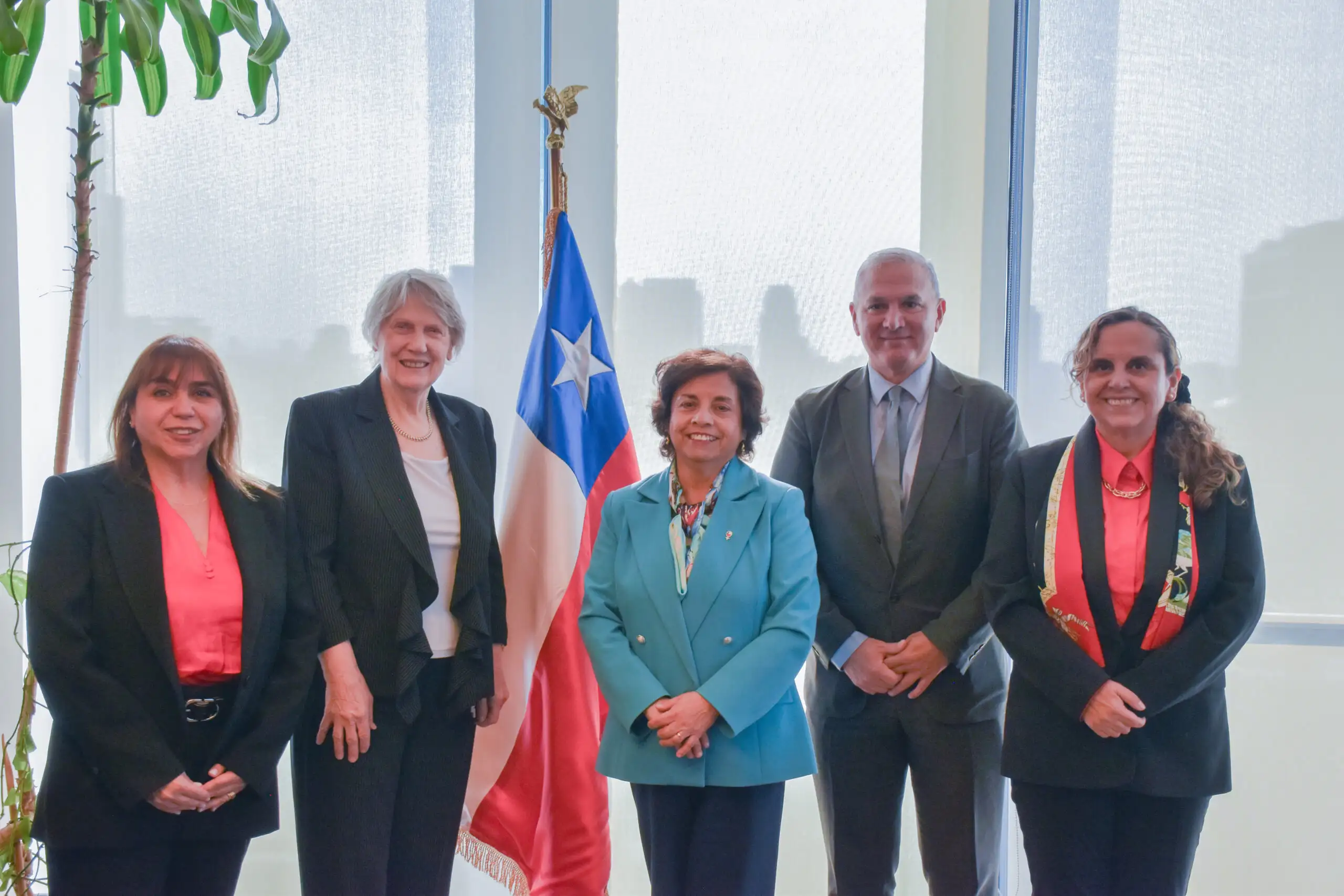 Gobierno, industria y sociedad civil oficializan adhesión de Chile al EITI