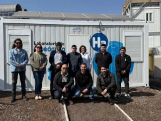 Participantes del primer curso de seguridad en plantas de H₂V realizan jornada práctica en Antofagasta
