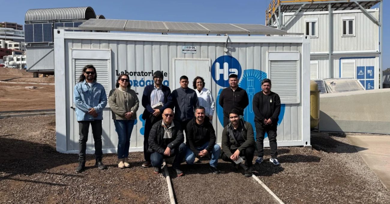 Participantes del primer curso de seguridad en plantas de H₂V realizan jornada práctica en Antofagasta