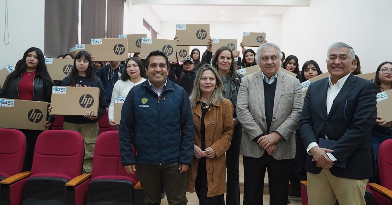 Lundin Mining entregó computadores a estudiantes del Programa PACE de la Universidad de Atacama