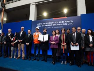 Presidente Gabriel Boric encabeza firma del primer Contrato Especial de Operación de Litio con Enami para proyecto Salares Altoandinos