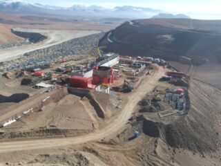 Gold Fields y ABB modernizan operaciones mineras en Salares Norte con tecnología digital
