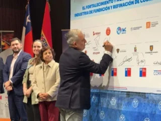 Glencore potencia fundiciones y refinerías de cobre en Chile mediante Acuerdo FURE