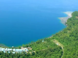 Indonesia cita falta de permisos forestales en confiscaciones de tierras a mineros de níquel