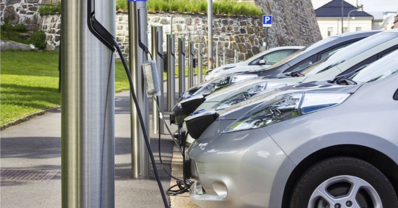 Exxon desarrolla nuevo grafito que promete extender la vida útil de las baterías de vehículos eléctricos