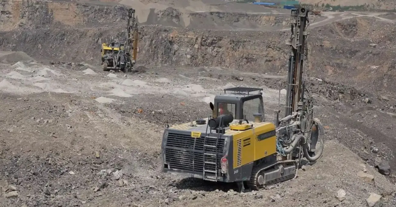 First Andes Silver informa los ensayos finales de perforación, Proyecto Santas Gloria, Perú