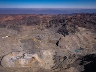 Codelco y Anglo American firman acuerdo definitivo para implementar Plan Minero Conjunto en el distrito Andina-Los Bronces