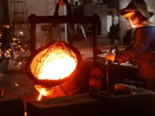 Grupo Indígena de Osoyoos impugna fusión Teck-Anglo por falta de consulta.